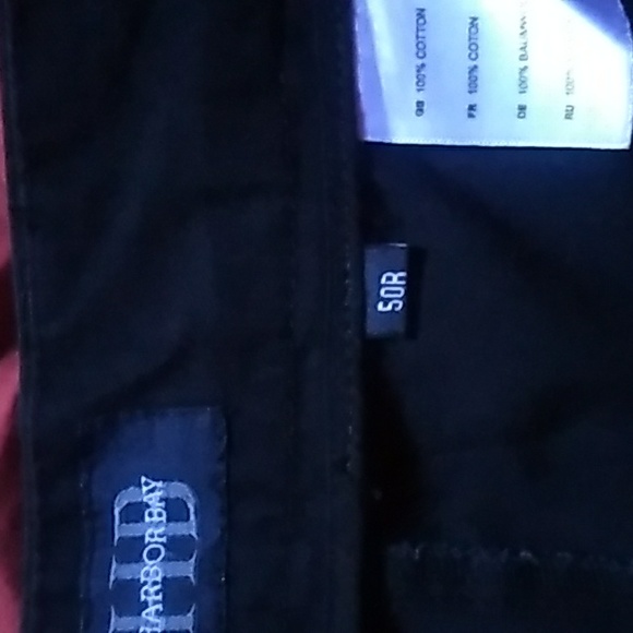 SHORTS - Picture 3 of 3